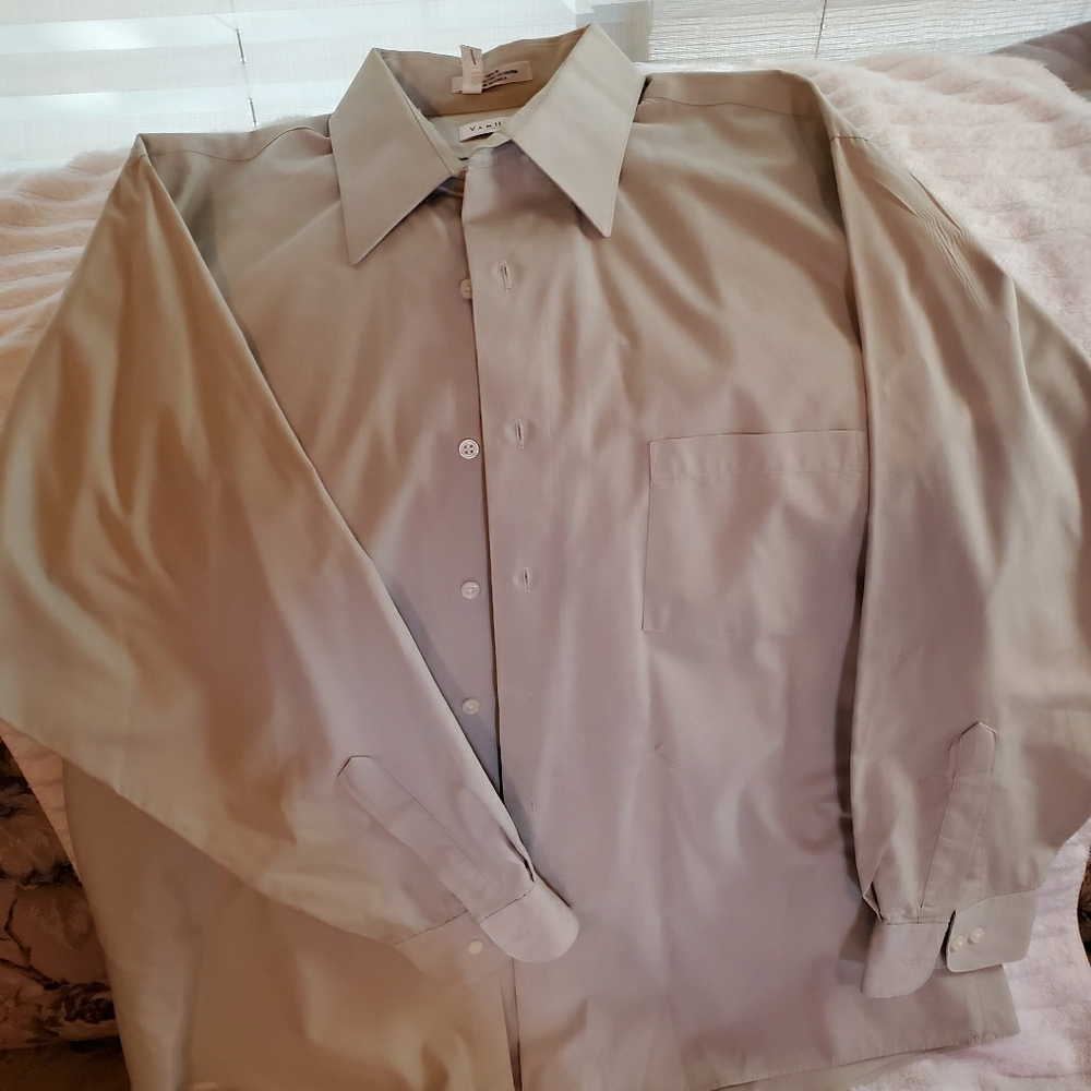Men's dress shirt